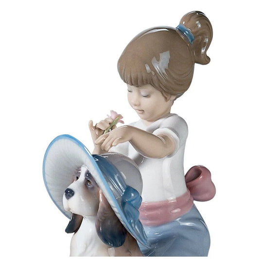 An Elegant Touch Girl Figurine (Lladro Special Order)
