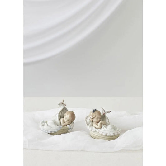 Comforting Dreams Girl Figurine (Lladro Special Order)