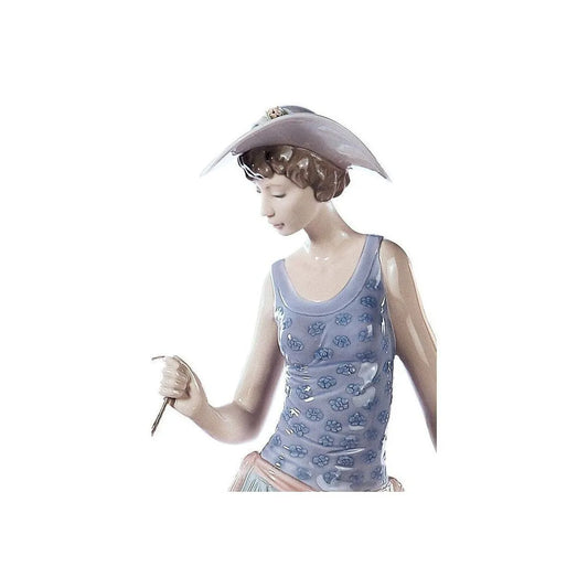 Elegant Promenade Woman Figurine (Lladro Special Order)