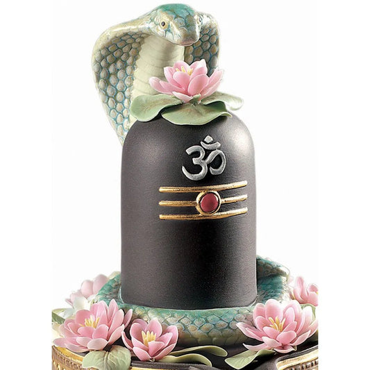 Lingam Figurine - Golden Lustre (Lladro Special Order)