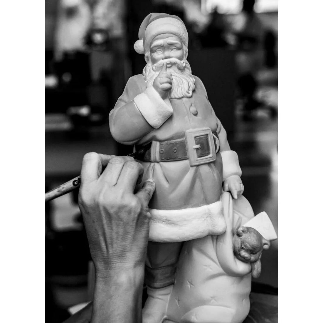 Santa Is Here Sculpture (Lladro Special Order)