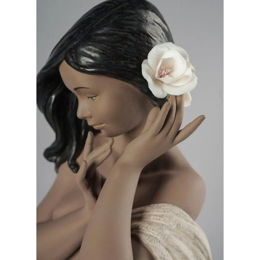 Subtle Moonlight Woman Figurine (Limited Edition) (Lladro Special Order)