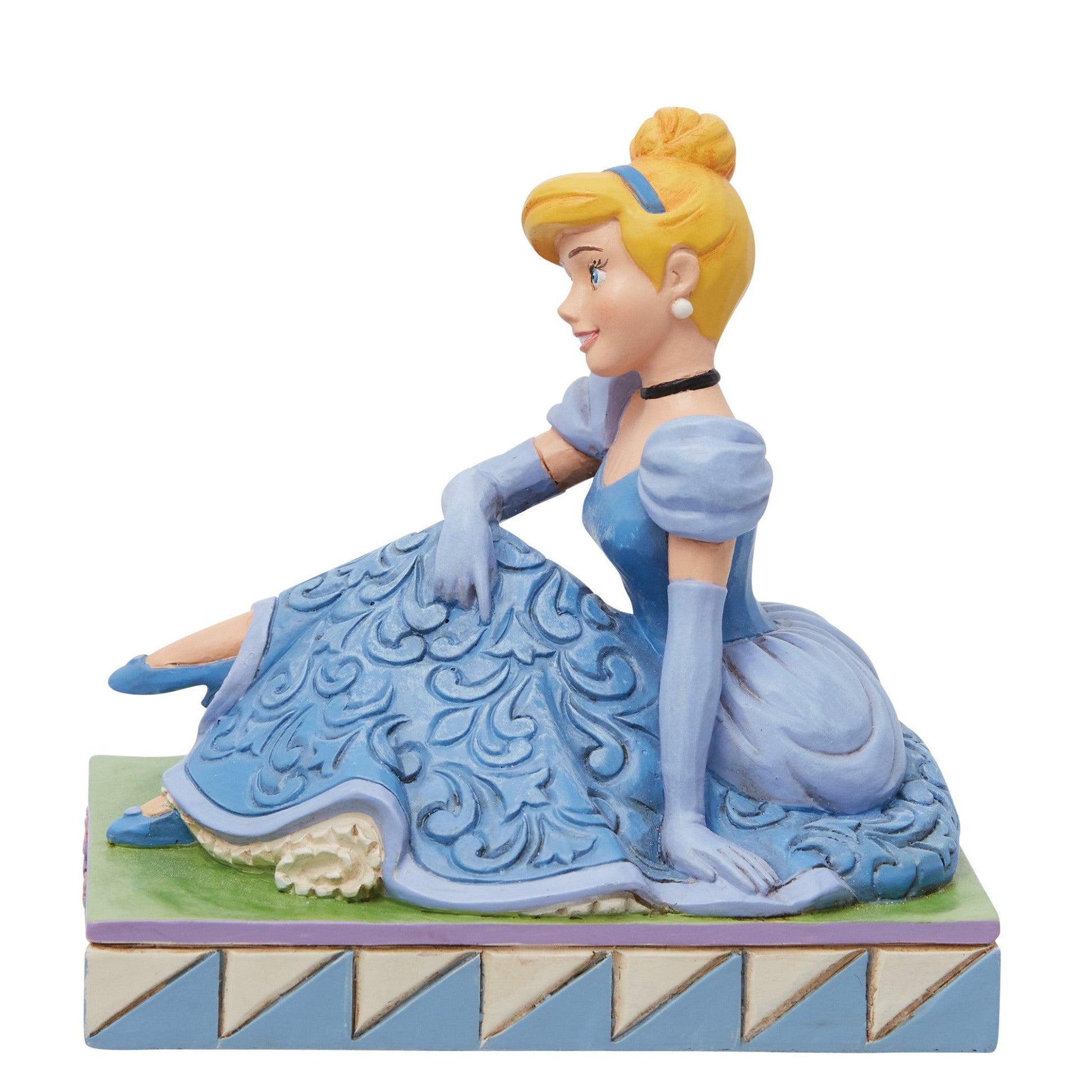 Cinderella Personality Pose Figurine - Gallery Gifts Online 