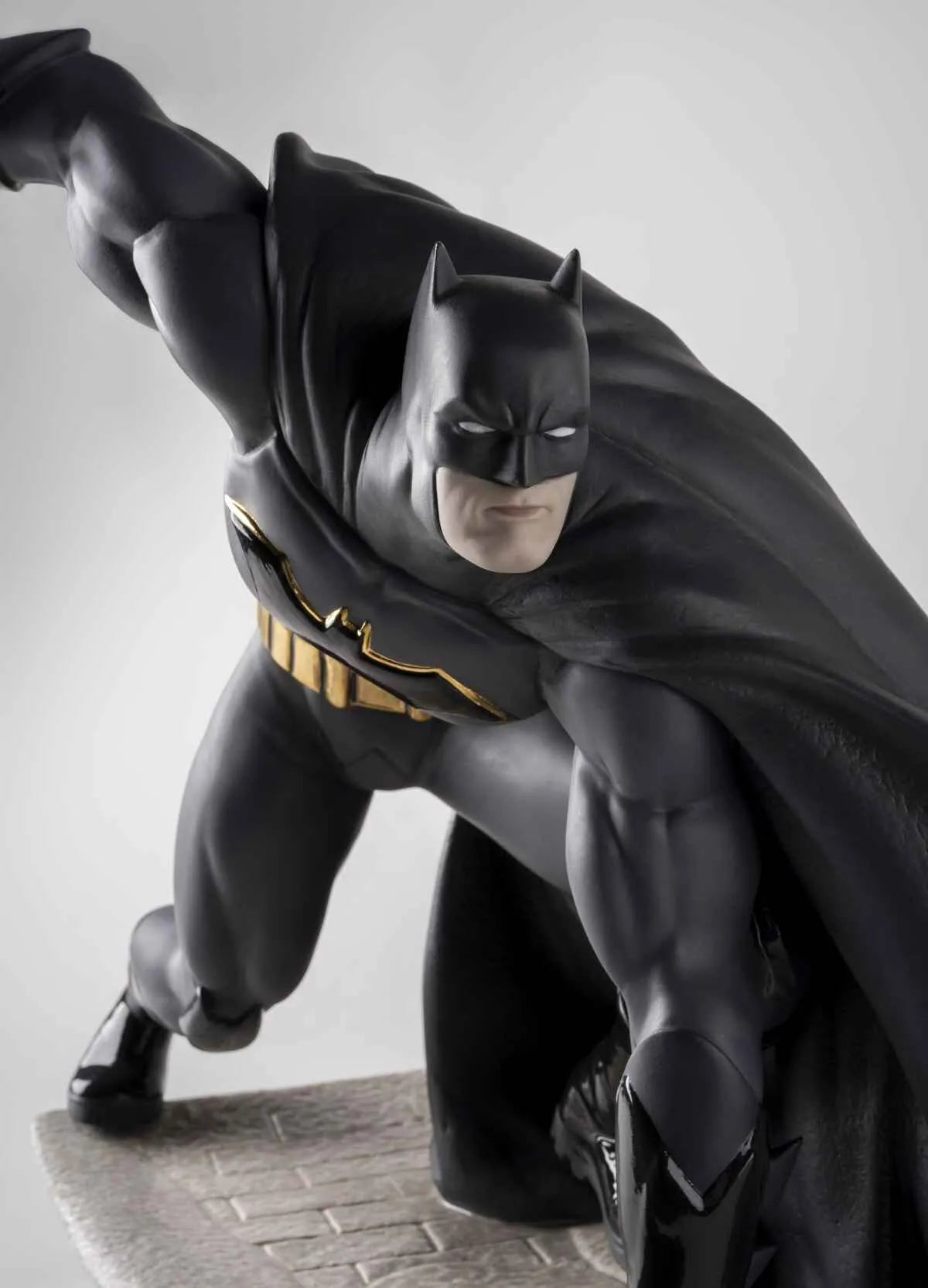 Batman Sculpture. Limited Edition 500 Pieces (Lladro Special Order)