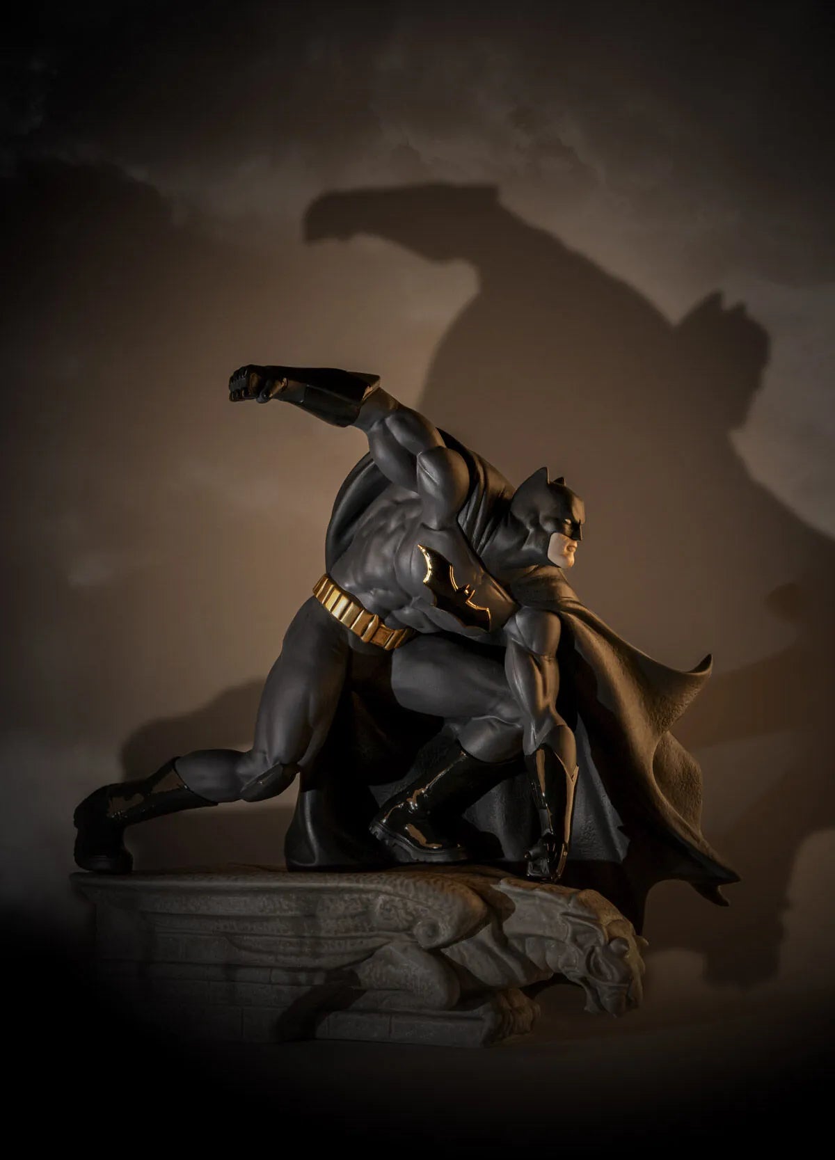 Batman Sculpture. Limited Edition 500 Pieces (Lladro Special Order)