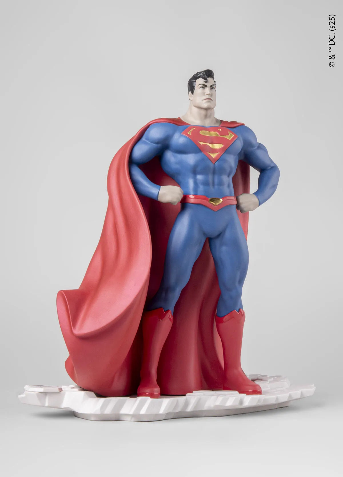 Superman Sculpture. Limited Edition 500 pieces (Lladro Special Order)