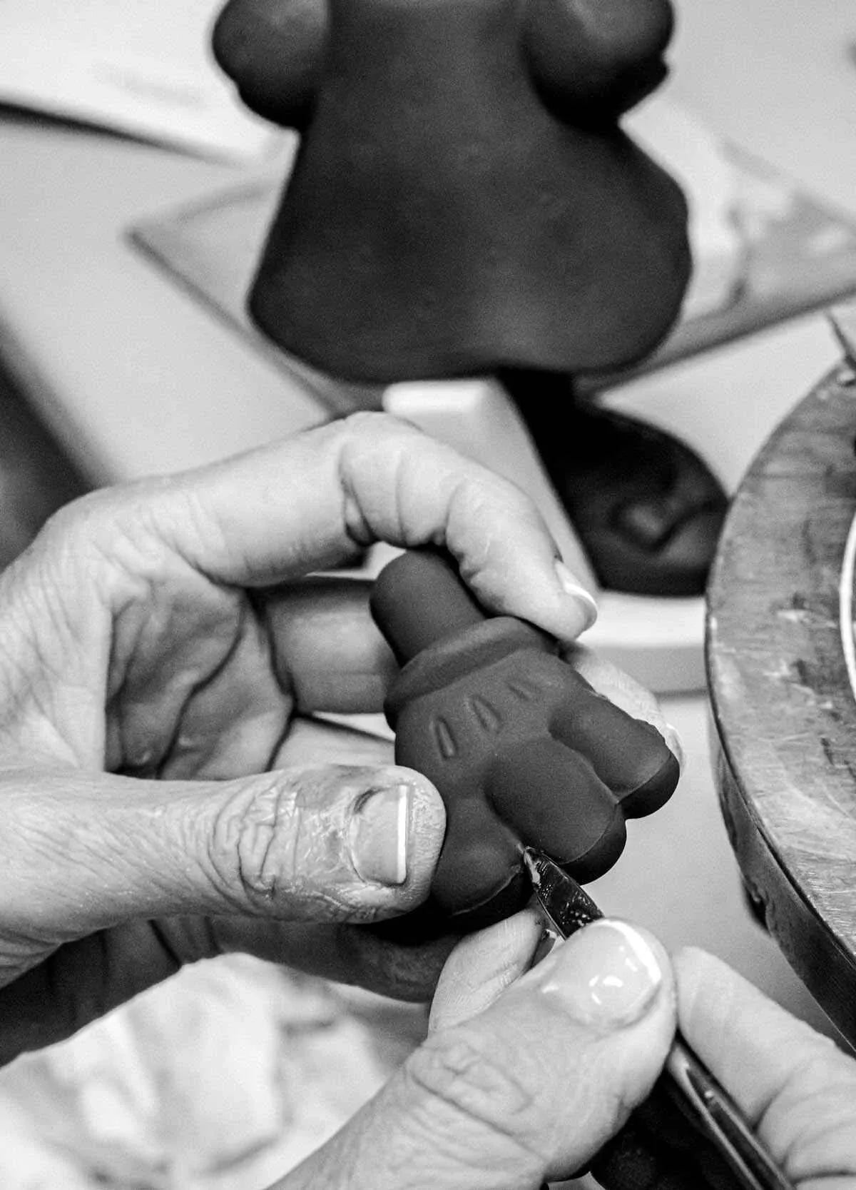 Minnie Total Black Sculpture (Lladro Special Order)