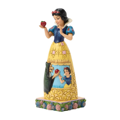 A Poisoned Promise (Snow White Dress Scene Figurine) PRE ORDER DUE Q3