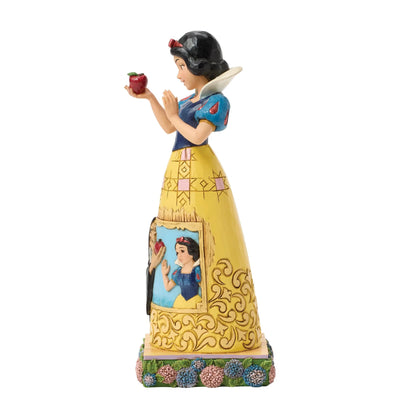 A Poisoned Promise (Snow White Dress Scene Figurine) PRE ORDER DUE Q3