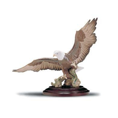 A Symbol of Pride (Lladro) - Gallery Gifts Online 